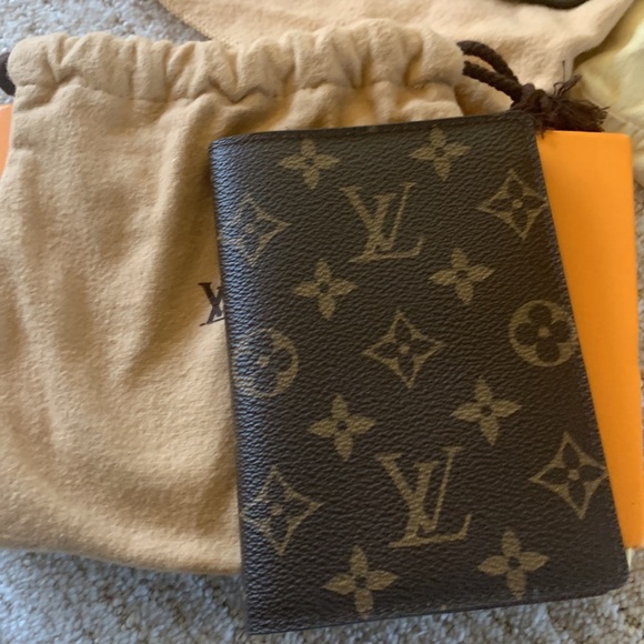 Louis Vuitton Montsouris Monogram Backpack Travel Set - Picture 10 of 16